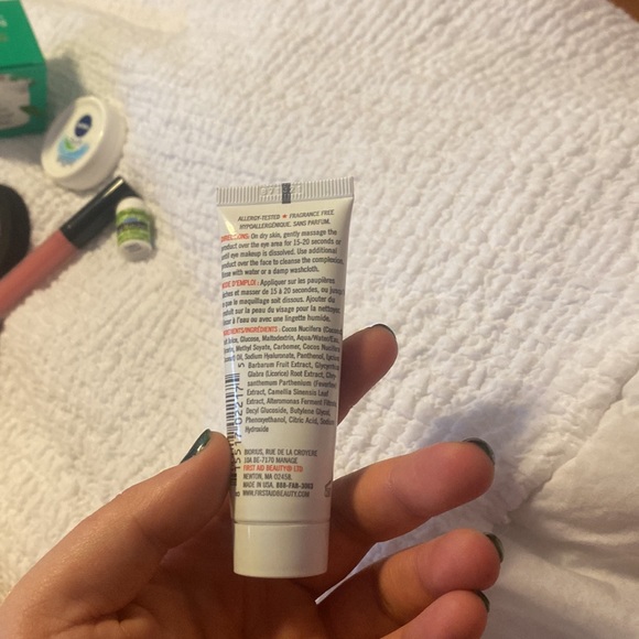 Makeup - Picture 3 of 3